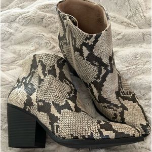 Naturalizer booties. Faux snakeskin. Side zipper
